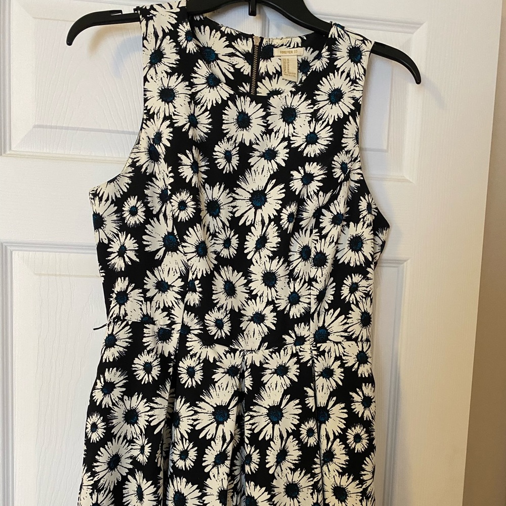 Daisy print dress